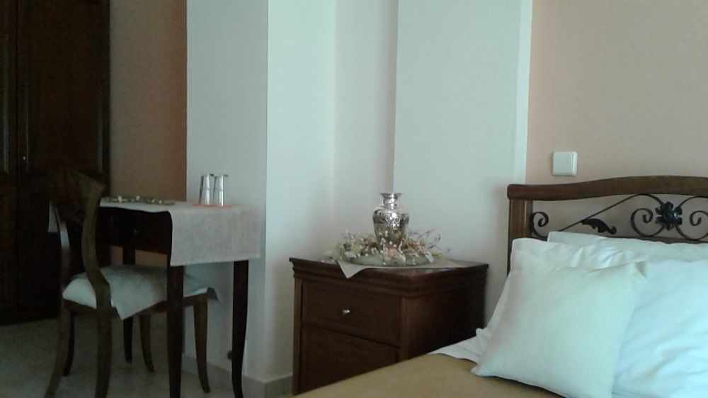 Hotel Archontiko Dimitra Vergina Luaran gambar