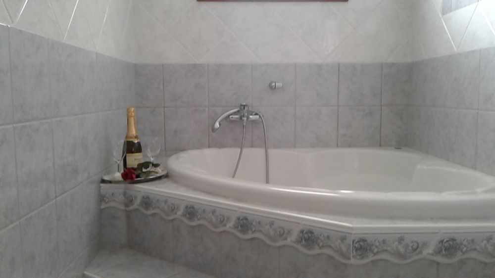 Hotel Archontiko Dimitra Vergina Luaran gambar